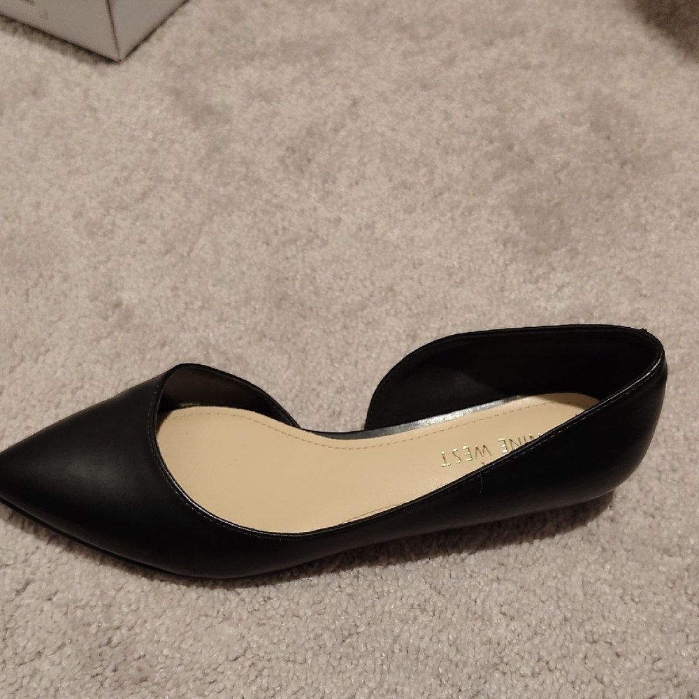 Nine West Black Pointed Flats - Picture 5 of 5